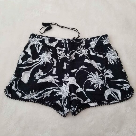 White House Black Market Women's 4-Inch Soft Floral Print Short - Picture 4 of 8